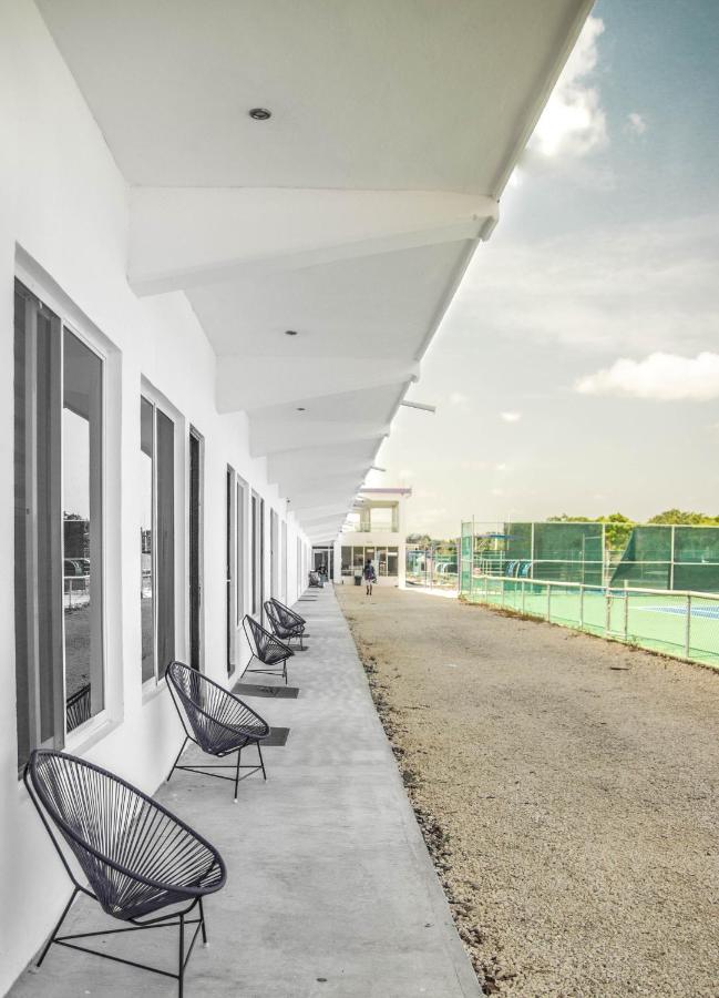 Cancun Tennis Inn Cancún Eksteriør billede